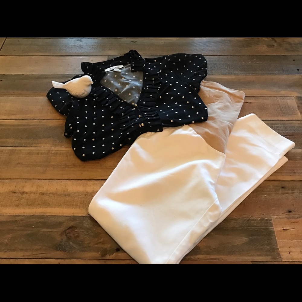 A Pea in the Pod white Capri, small, maternity